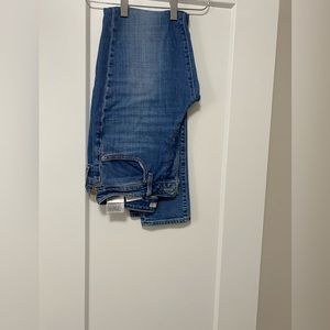 721 high rise size 28 Levi’s